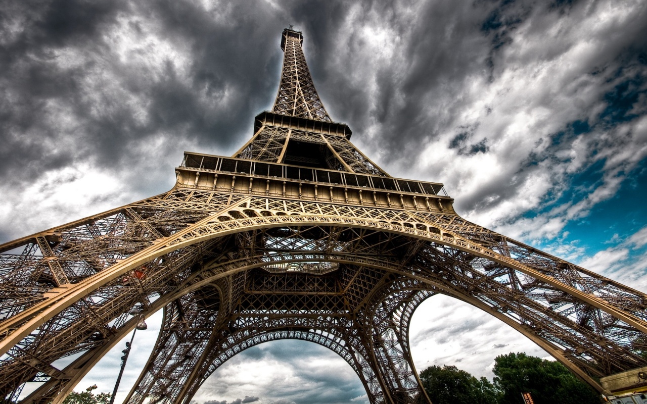 Eiffel Tower HDR Backgrounds