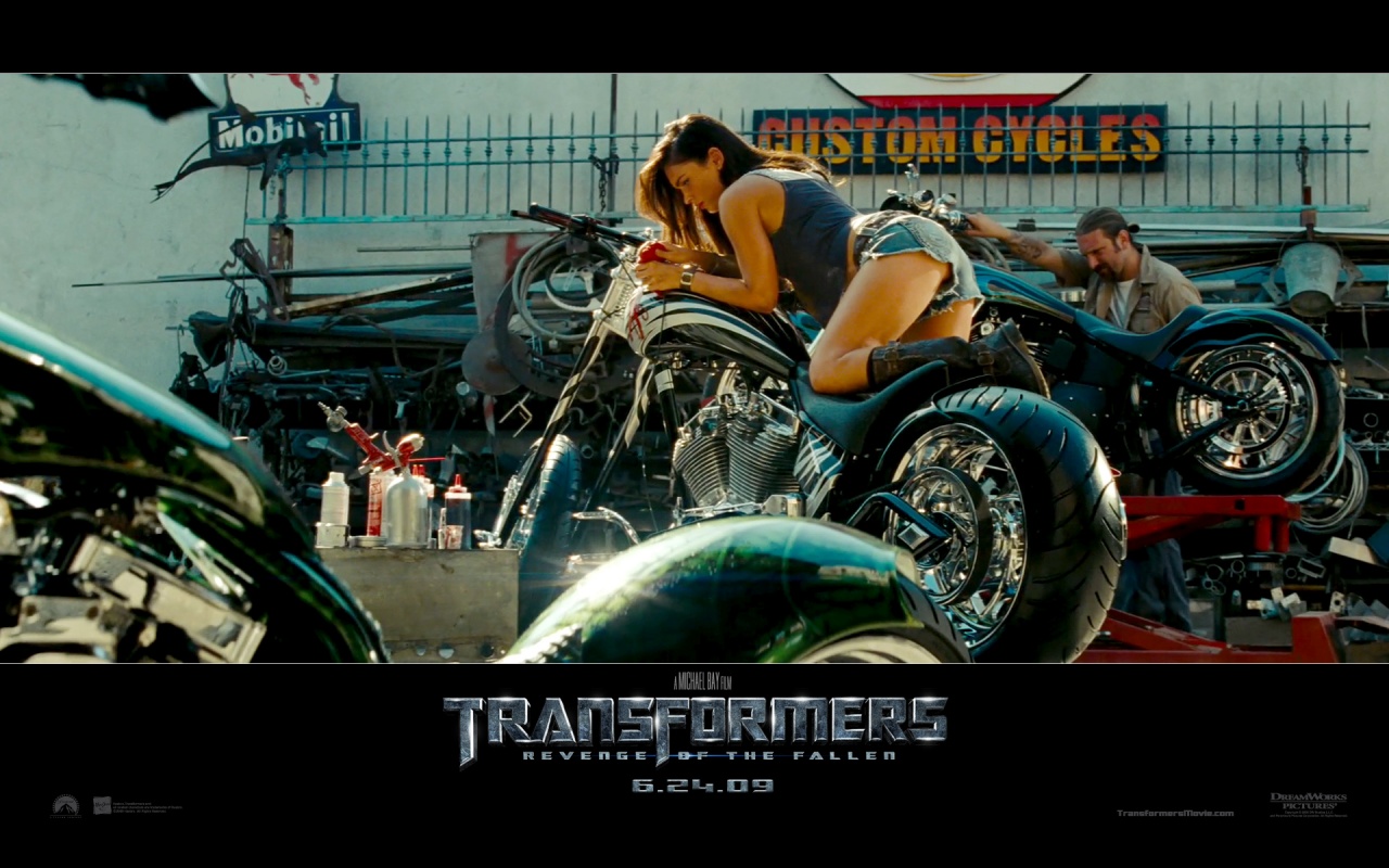 Megan Fox Play In Transformers 2 Backgrounds